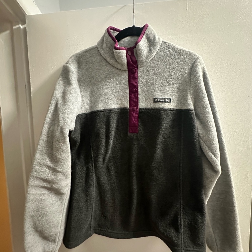 Columbia Gray and Black Fleece Pullover